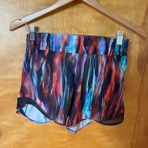 Lululemon high waisted Hotty hot shorts 4”